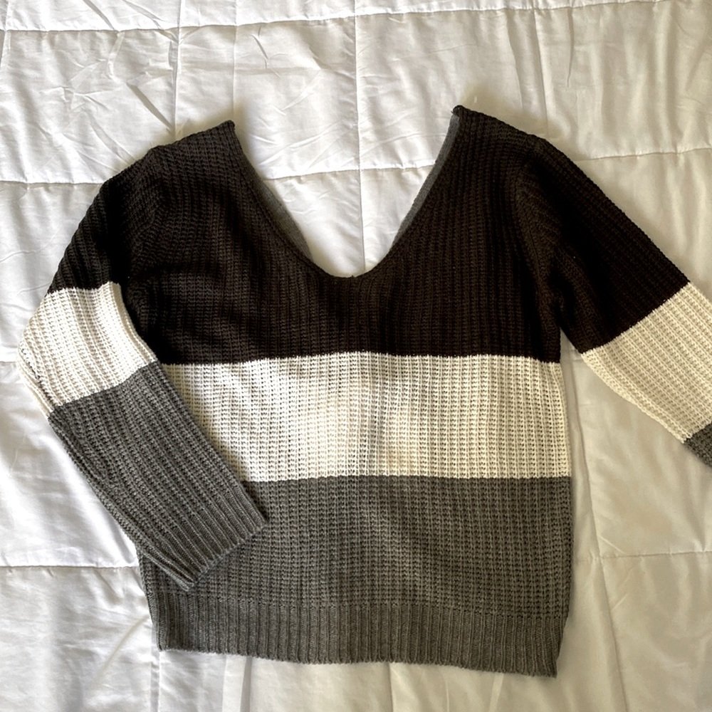Sweater 🤍🖤